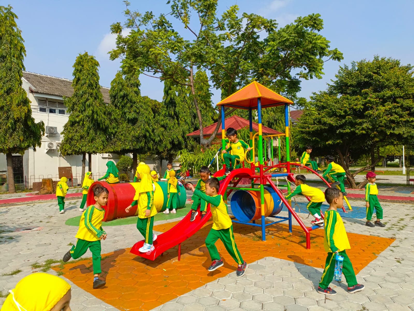 aktivitas-di-luar-sekolah